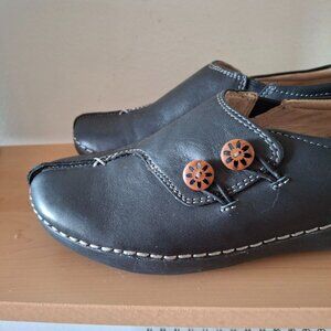 Place Women's Stella Black Leather Comfort Shoes - Slip-On Flats US Size 6